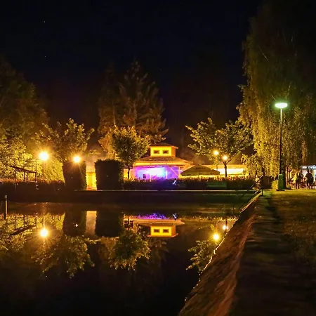 Kemp Lanzov Campsite *